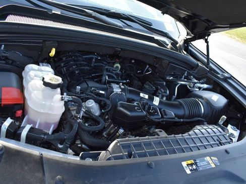 Used 2024 Jeep Grand Cherokee Limited image 36