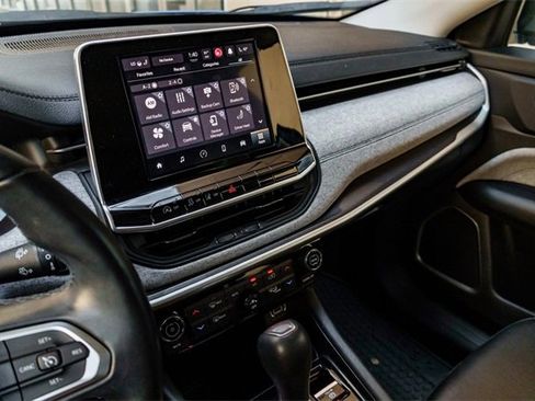 Used 2022 Jeep Compass Latitude w/ Convenience Group image 14