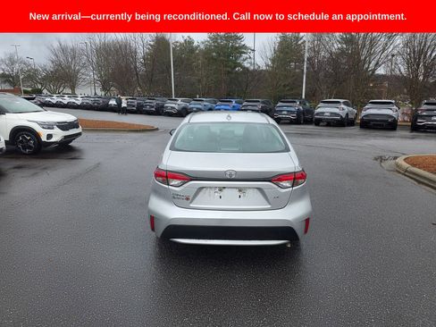 Used 2022 Toyota Corolla LE image 4