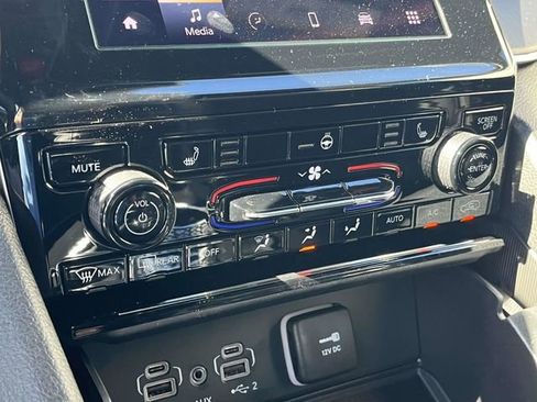 New 2025 Jeep Grand Cherokee L Altitude image 25