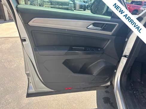 Used 2019 Volkswagen Atlas SE w/ Towing Package AWD/4WD image 17