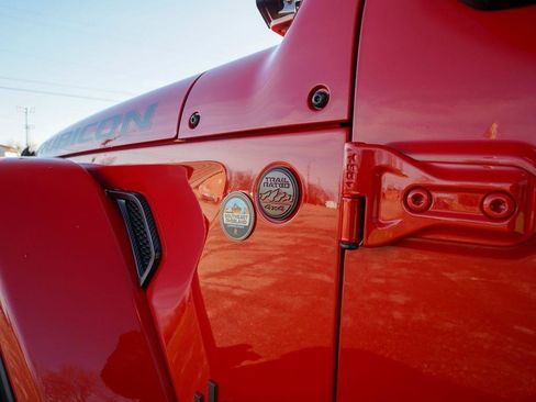 Used 2024 Jeep Wrangler Unlimited Rubicon AWD/4WD image 9