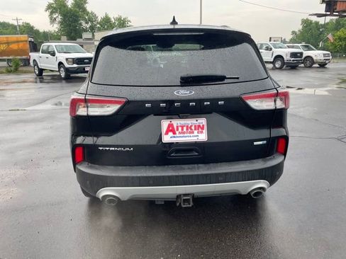 Used 2020 Ford Escape Titanium image 3