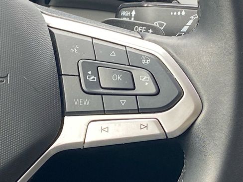 Certified 2025 Volkswagen Atlas Peak Edition SE image 7