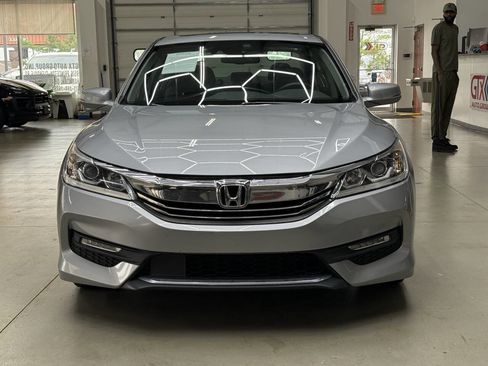 Used 2017 Honda Accord EX-L image 6