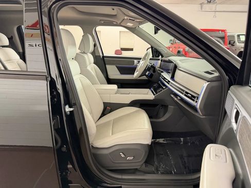 Used 2024 Hyundai Santa Fe Limited AWD/4WD image 42