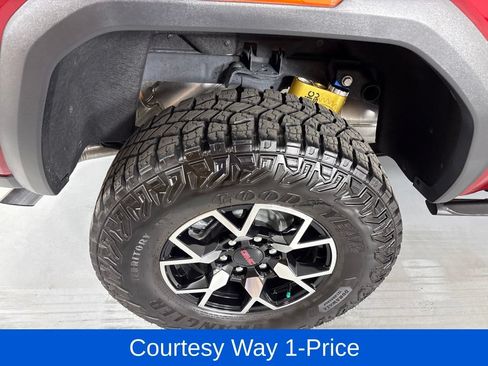 Used 2025 GMC Canyon AT4 w/ AT4X Package AWD/4WD image 13