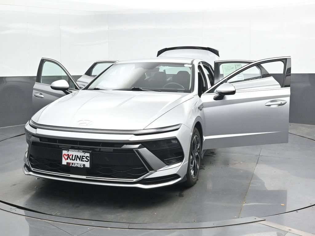 Used 2025 Hyundai Sonata SEL FWD image 46