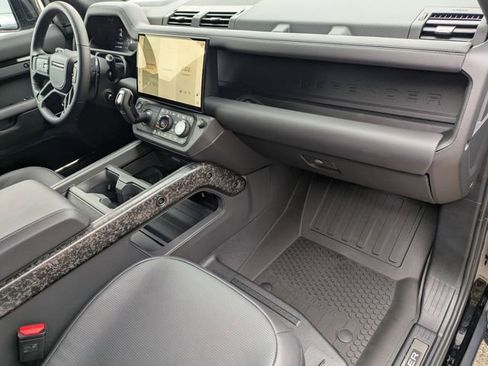 New 2026 Land Rover Defender 110 OCTA image 19