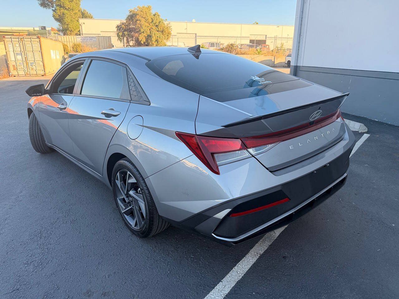Used 2025 Hyundai Elantra Sport FWD image 16
