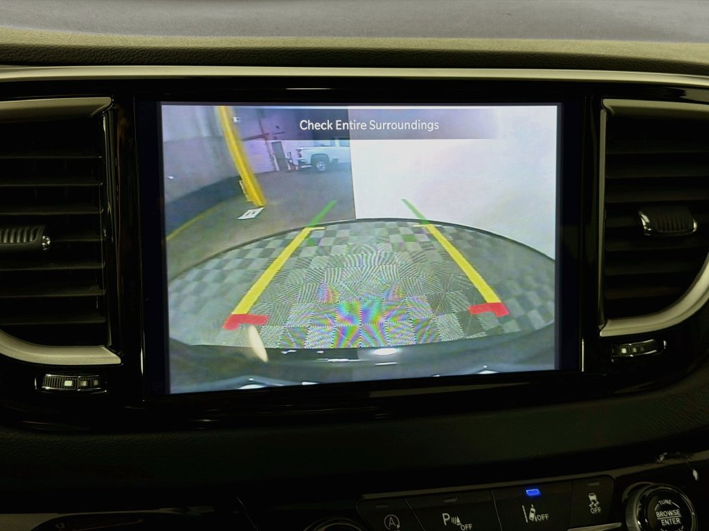 Used 2024 Chrysler Pacifica Touring-L FWD image 13