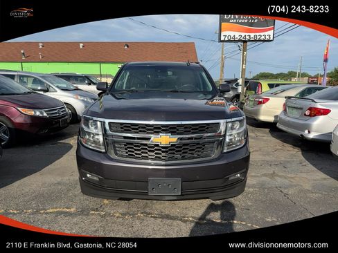 Used 2015 Chevrolet Suburban LT w/ Luxury Package AWD/4WD image 8