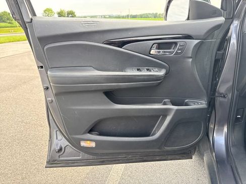 Used 2019 Honda Pilot Touring image 26