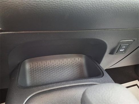 Used 2025 Toyota Corolla LE image 57