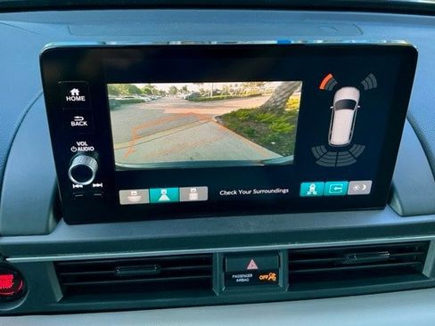 Certified 2023 Honda Pilot Touring image 39