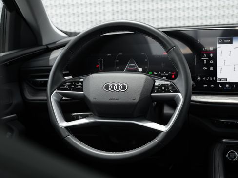 Certified 2025 Audi Q5 Premium Plus w/ Premium Plus AWD/4WD image 9