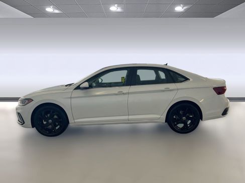 New 2026 Volkswagen Jetta SE image 2