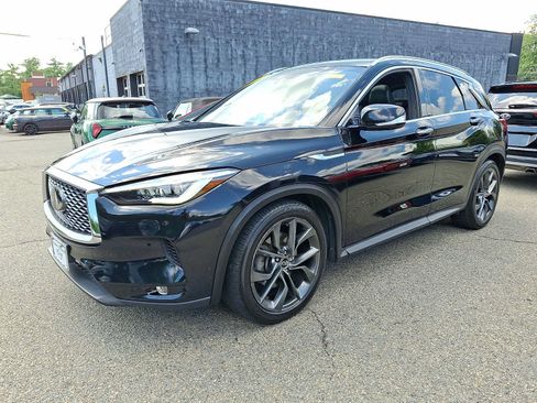 Used 2019 INFINITI QX50 Essential w/ Sensory Package AWD/4WD image 3