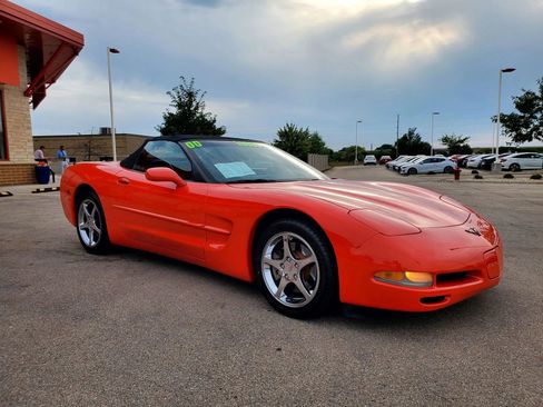 Used 2000 Chevrolet Corvette Convertible w/ Performance Handling Pkg image 3
