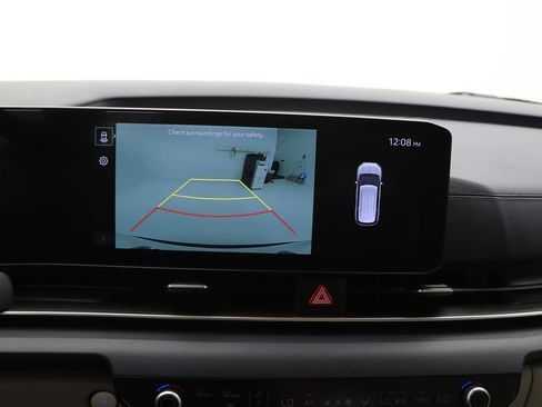 Used 2025 Kia Carnival EX FWD image 22