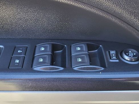 Used 2019 Chevrolet Colorado LT w/ LT Convenience Package image 8