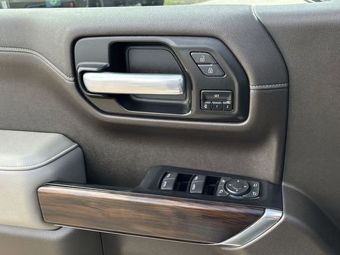 Used 2020 GMC Sierra 1500 SLT image 24