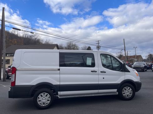Used 2018 Ford Transit 250 130 Low Roof w/ Exterior Upgrade Package image 4