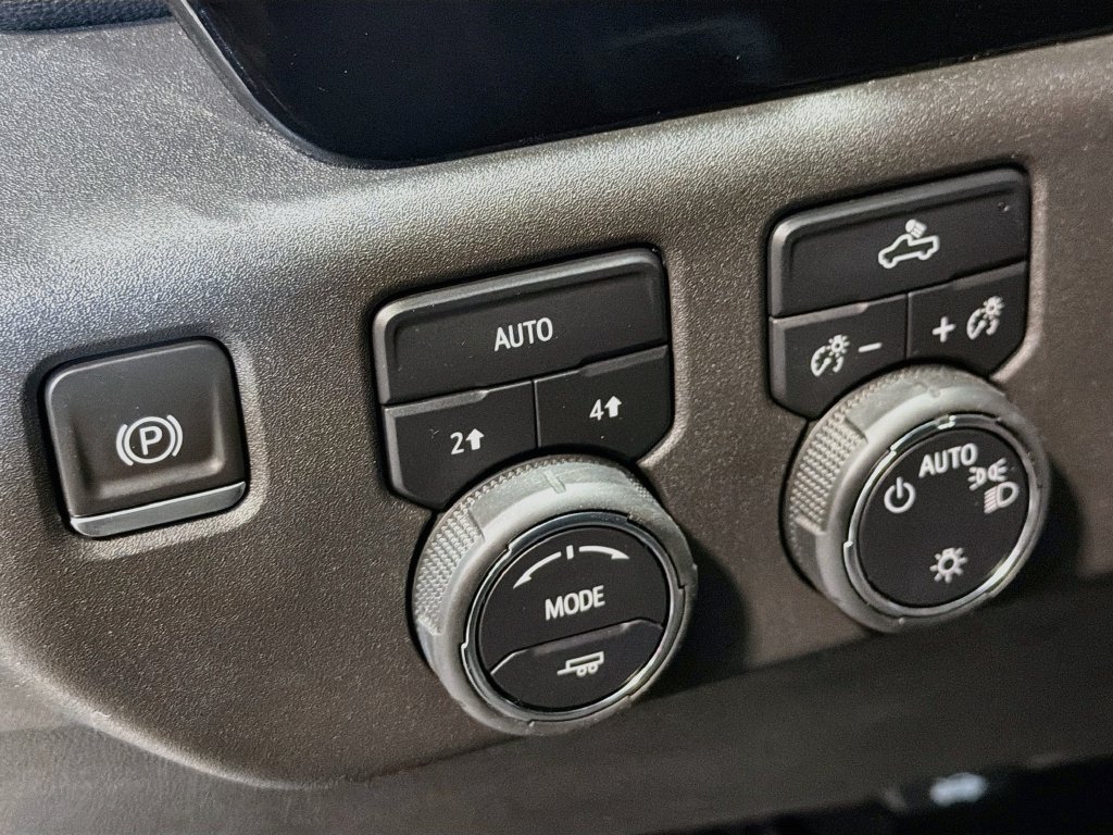 Used 2023 Chevrolet Silverado 1500 LT AWD/4WD image 12