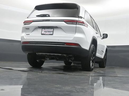 New 2025 Jeep Grand Cherokee Altitude AWD/4WD image 38