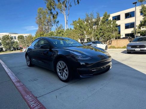 Used 2023 Tesla Model 3 Standard Range image 3