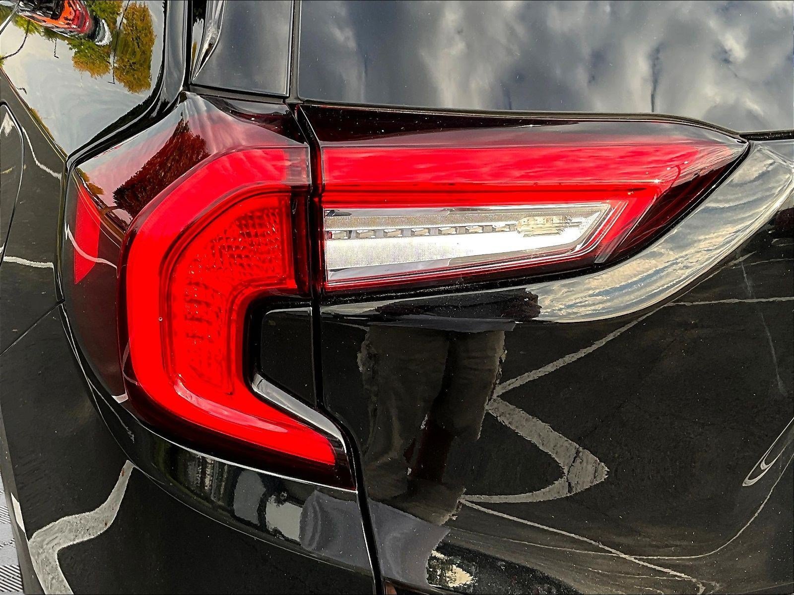 Used 2022 GMC Terrain SLT w/ LPO, 'HIT The Road' Package FWD image 22