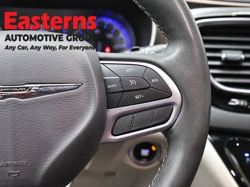 Used 2023 Chrysler Voyager LX FWD image 16