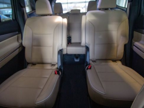 Used 2025 Buick Enclave Preferred w/ LPO, Floor Liner Package image 21