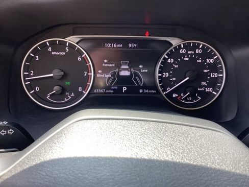 Used 2025 Nissan Rogue SV AWD/4WD image 16