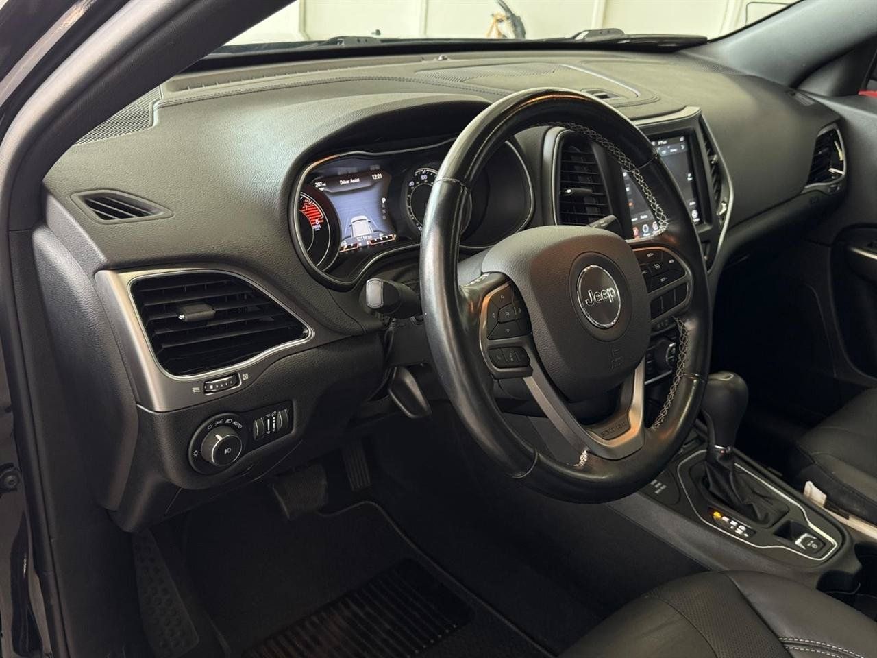 Used 2021 Jeep Cherokee Latitude Lux 80th Anniv w/ Quick Order Package 26U 80TH AWD/4WD image 25