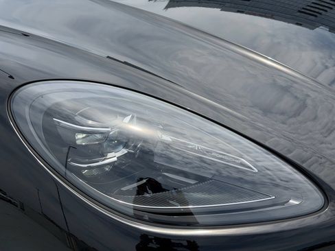Used 2023 Porsche Macan AWD/4WD image 12