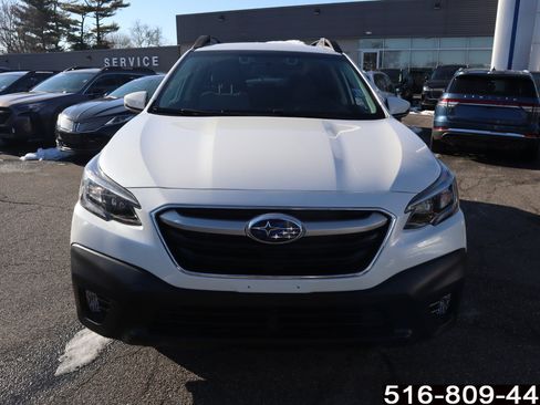 Used 2020 Subaru Outback Premium image 4