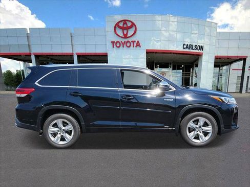 Certified 2017 Toyota Highlander Limited w/ Carpet Mat Package AWD/4WD image 4