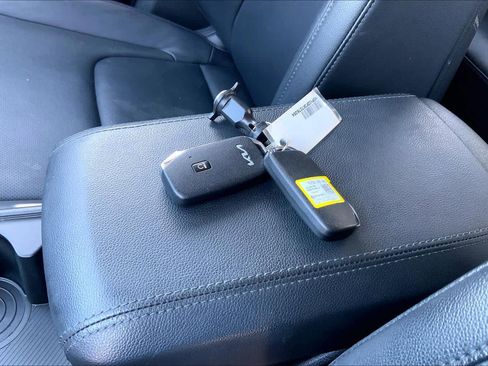 Used 2024 Kia Sportage EX image 14