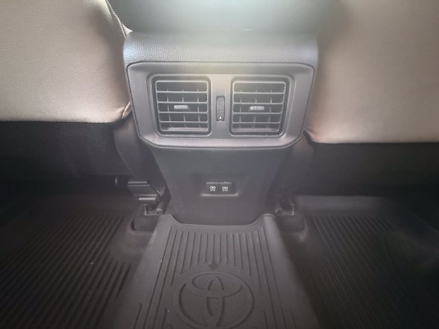 Used 2021 Toyota RAV4 XLE w/ XLE Grade Weather Package AWD/4WD image 11