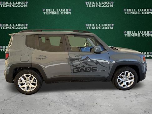 Used 2018 Jeep Renegade Latitude image 4