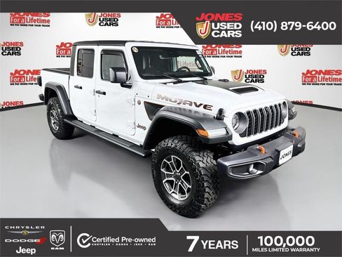 Used 2025 Jeep Gladiator Mojave w/ Technology Group AWD/4WD image 1