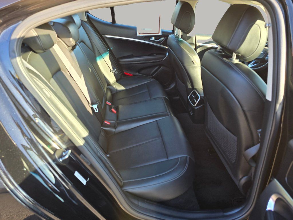 Used 2025 Genesis G70 2.5T RWD image 27