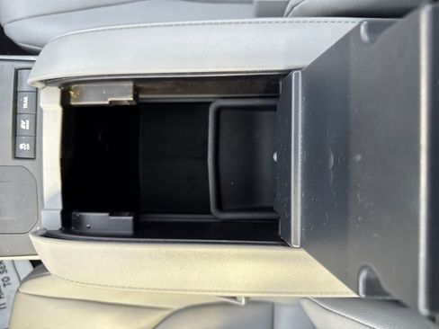 Used 2020 Toyota Highlander XLE image 48