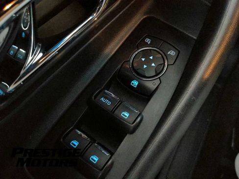 Used 2013 Ford Taurus SEL FWD image 22