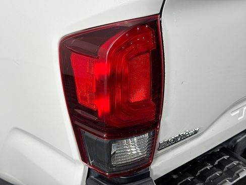 Used 2022 Toyota Tacoma SR image 32