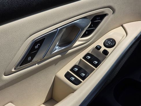 Used 2021 BMW 330i Sedan w/ Driving Assistance Package image 31