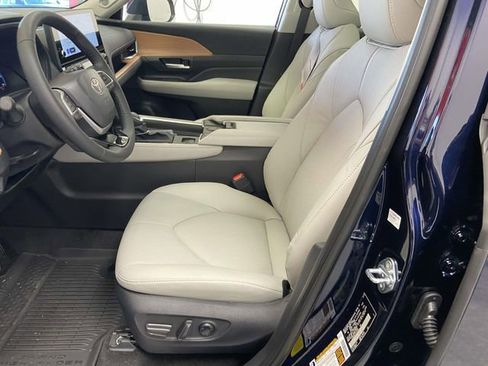 Used 2026 Toyota Grand Highlander Limited image 17