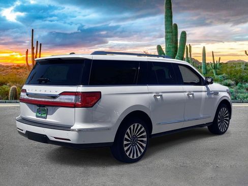 Used 2019 Lincoln Navigator L Reserve AWD/4WD image 3