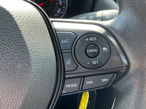 Used 2022 Toyota RAV4 LE FWD image 39
